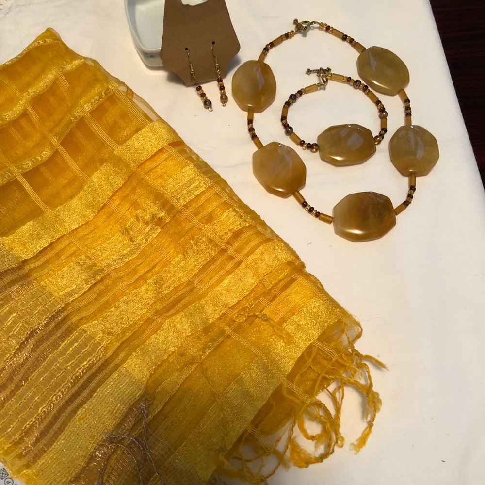 Handmade necklace set with shawl